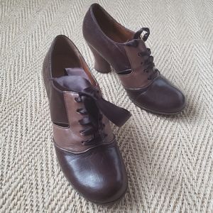 Naya Brown Ankle Booties